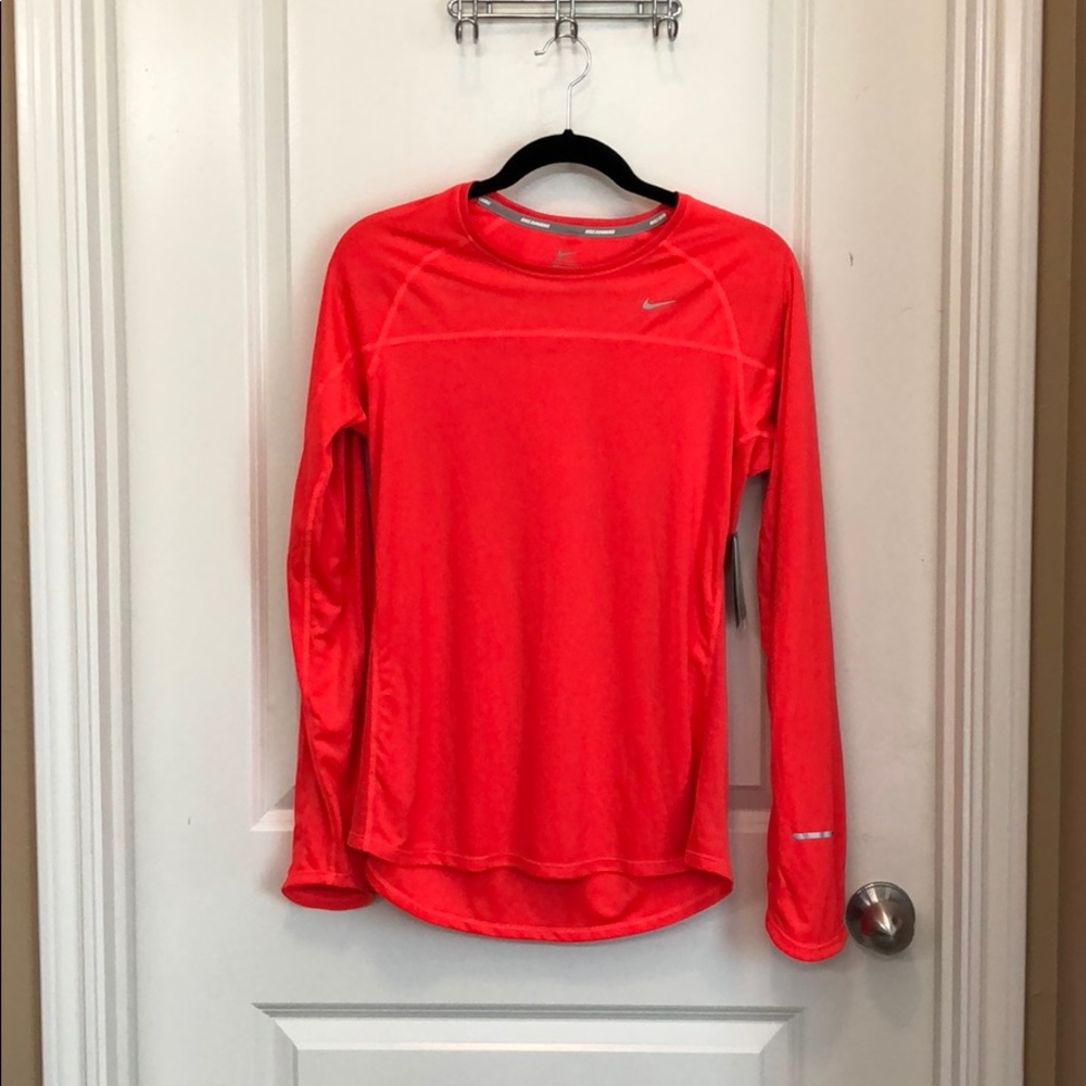 NWT Nike women’s long sleeve